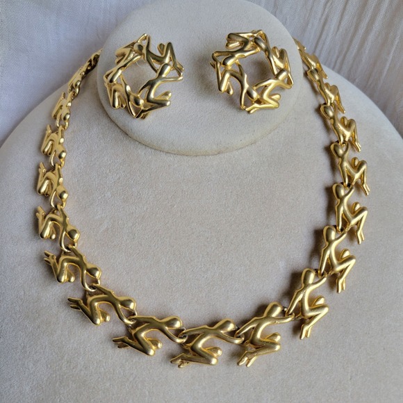 Jewelry - Necklace Pierced Earring Set Human Figures Matte Gold Vintage 1990s Statement‎